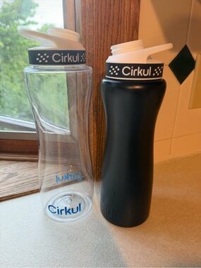 Cirkul Hydration Bottle Duo - Clear & Black